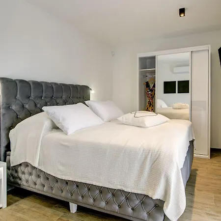 Luxusvilla Mit Pool, Jacuzzi, Ping-pong, Billard * Štokovci