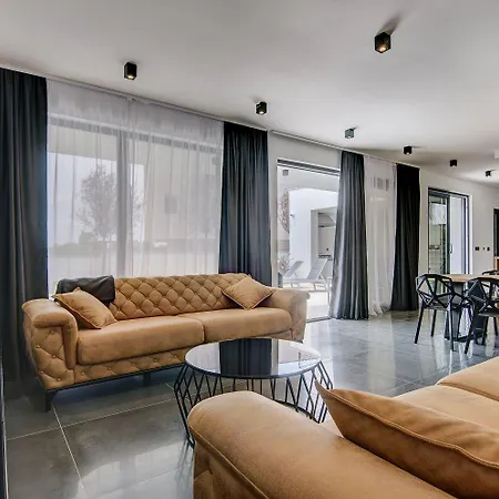Luxusvilla Mit Pool, Jacuzzi, Ping-pong, Billard Štokovci