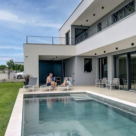 Luxusvilla Mit Pool, Jacuzzi, Ping-pong, Billard * Štokovci