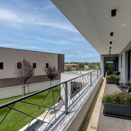 Luxusvilla Mit Pool, Jacuzzi, Ping-pong, Billard Štokovci